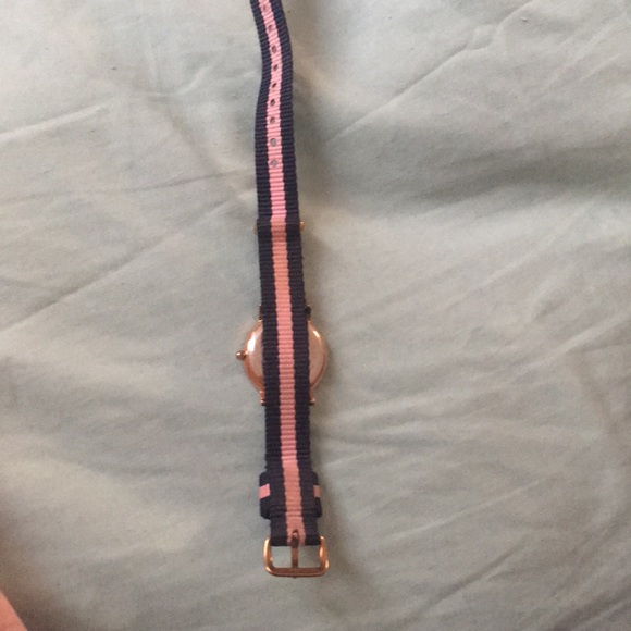 Daniel Wellington watch - Picture 3 of 5